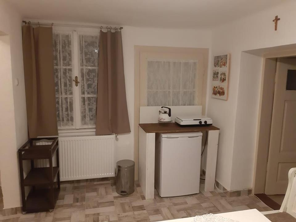 דירות Mosonmagyaróvár Edina Vintage Vendeghaz מראה חיצוני תמונה